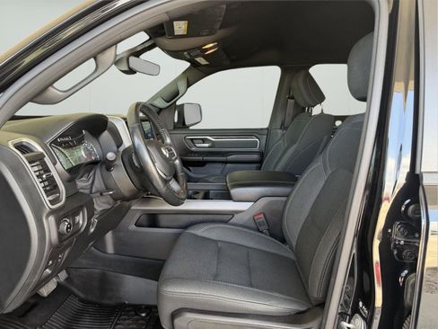 Used 2021 RAM 1500 4x4 Crew Cab image 9