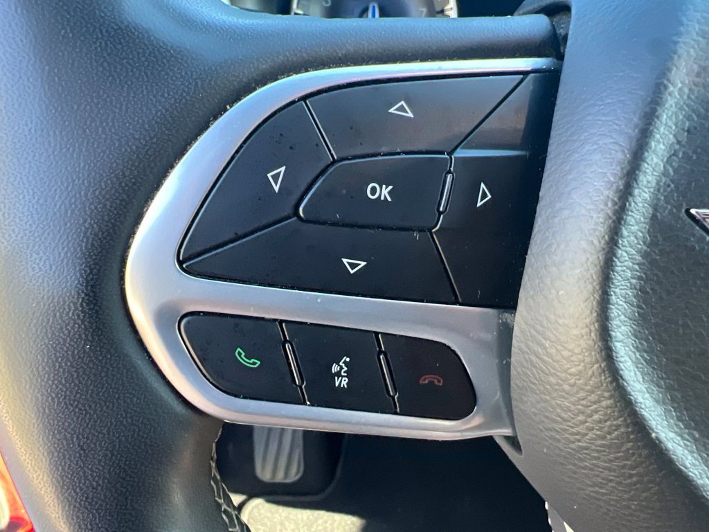 Used 2025 Chrysler Pacifica Select FWD image 43