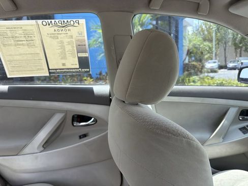 Used 2010 Toyota Camry LE FWD image 14
