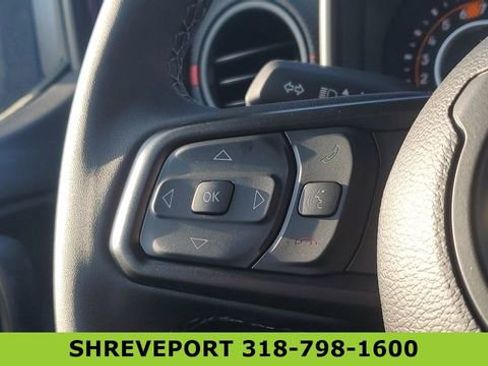 Used 2026 Jeep Wrangler Unlimited Rubicon AWD/4WD image 32