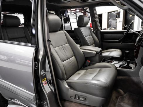 Used 2006 Toyota Land Cruiser image 31