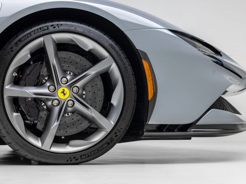 Used 2024 Ferrari SF90 Spider image 21