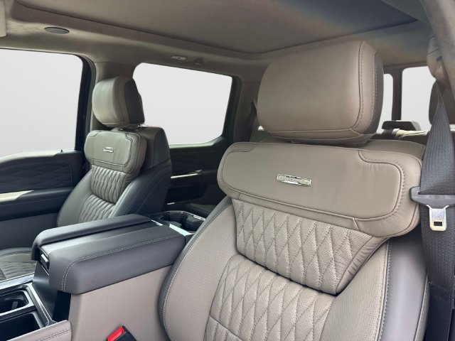 New 2027 Ford F350 Platinum w/ Platinum Plus Package AWD/4WD image 23