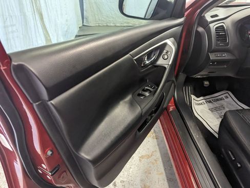 Used 2016 Nissan Altima 2.5 S w/ Power Driver Seat Package image 9