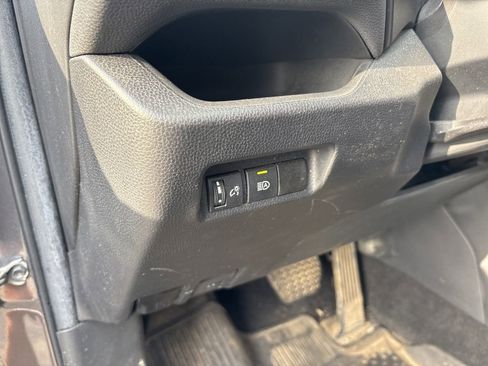 Used 2023 Toyota RAV4 LE image 17