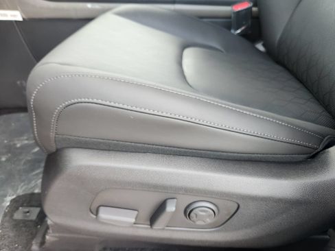 New 2027 Kia Carnival FWD image 7