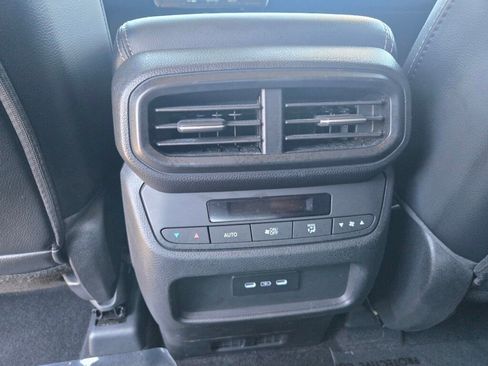 Certified 2025 Honda Pilot Touring image 16