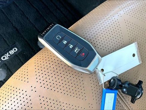 Certified 2025 INFINITI QX80 Sensory image 11