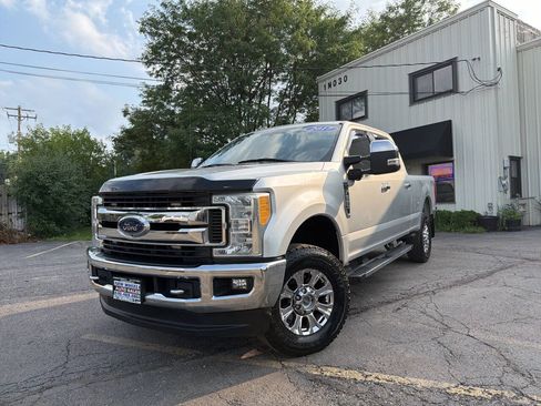 Used 2017 Ford F250 XLT w/ XLT Premium Package AWD/4WD image 1