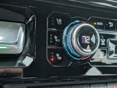 Used 2024 GMC Sierra 2500 AT4 w/ AT4 Premium Plus Package image 16