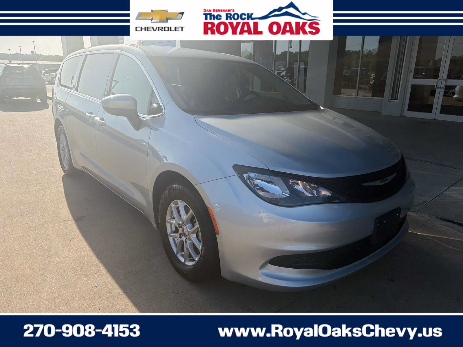 Used 2023 Chrysler Voyager LX FWD image 8