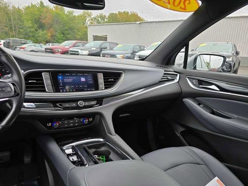 Used 2023 Buick Enclave Essence w/ Experience Buick Package image 18