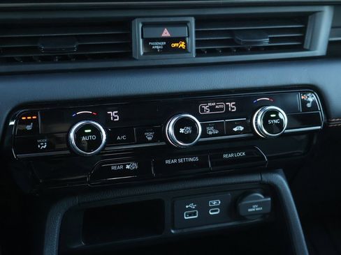 Certified 2025 Honda Pilot TrailSport image 22