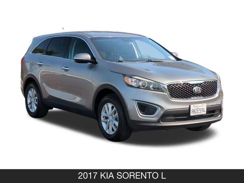 Used 2017 Kia Sorento L FWD image 2