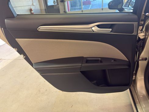 Used 2017 Ford Fusion S FWD image 28