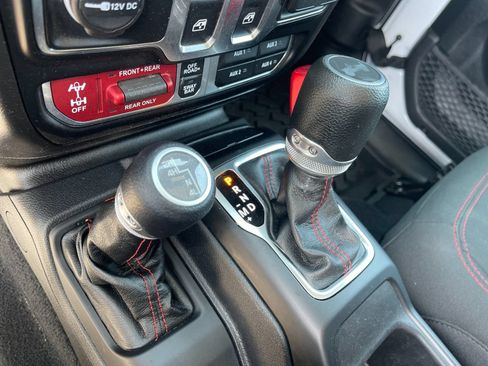 Used 2023 Jeep Wrangler Rubicon w/ Cold Weather Group AWD/4WD image 24