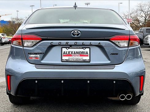 Used 2024 Toyota Corolla SE AWD/4WD image 4