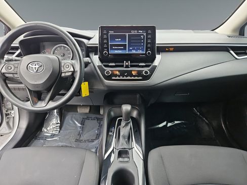 Used 2021 Toyota Corolla LE image 10
