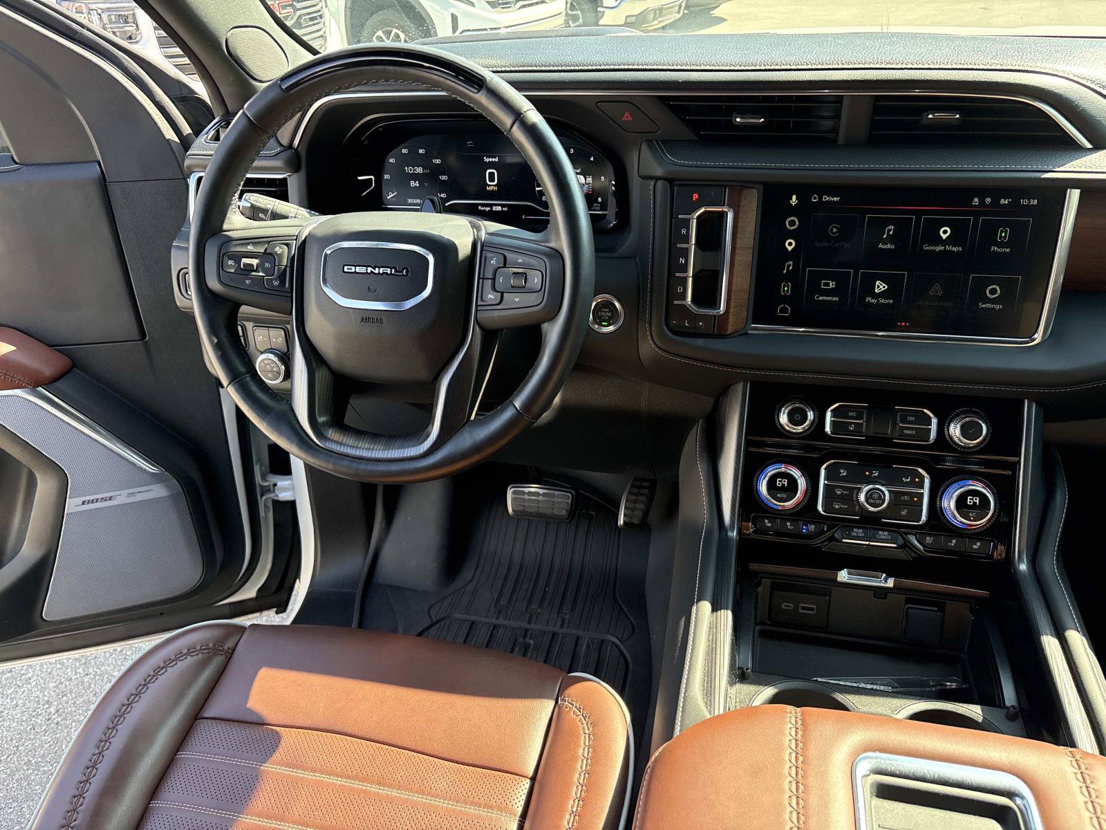 Used 2024 GMC Yukon XL Denali Ultimate AWD/4WD image 31