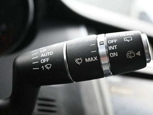 Used 2018 Jaguar E-PACE S image 26