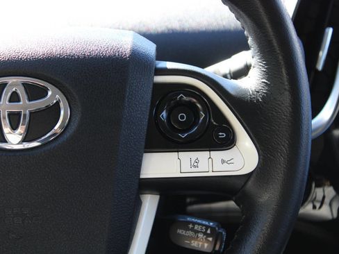 Used 2017 Toyota Prius Prime Premium image 38