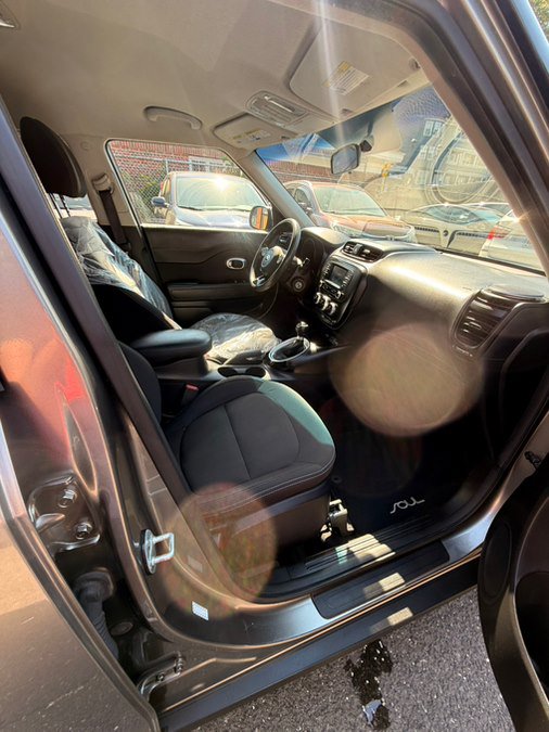 Used 2019 Kia Soul FWD image 11