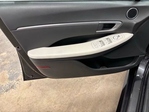 Used 2025 Hyundai Sonata SEL FWD image 19