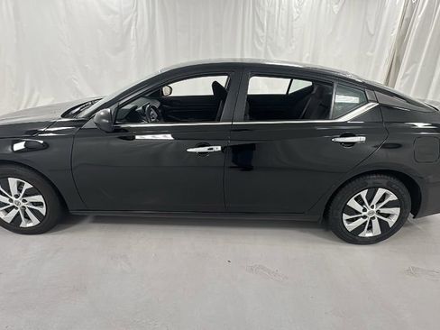 Used 2024 Nissan Altima 2.5 S image 6