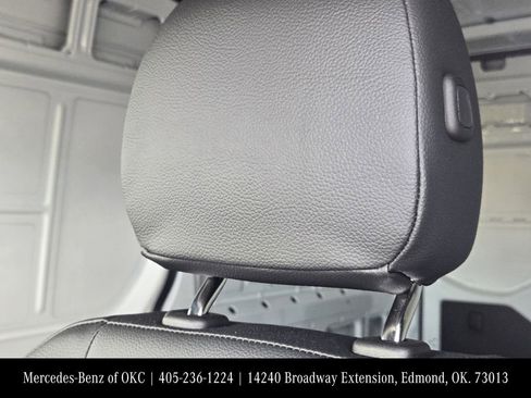 Used 2025 Mercedes-Benz Sprinter 2500 image 14