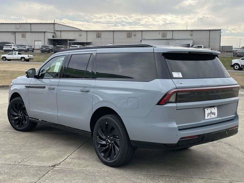 New 2026 Lincoln Navigator L Reserve w/ Jet Appearance Package image 5