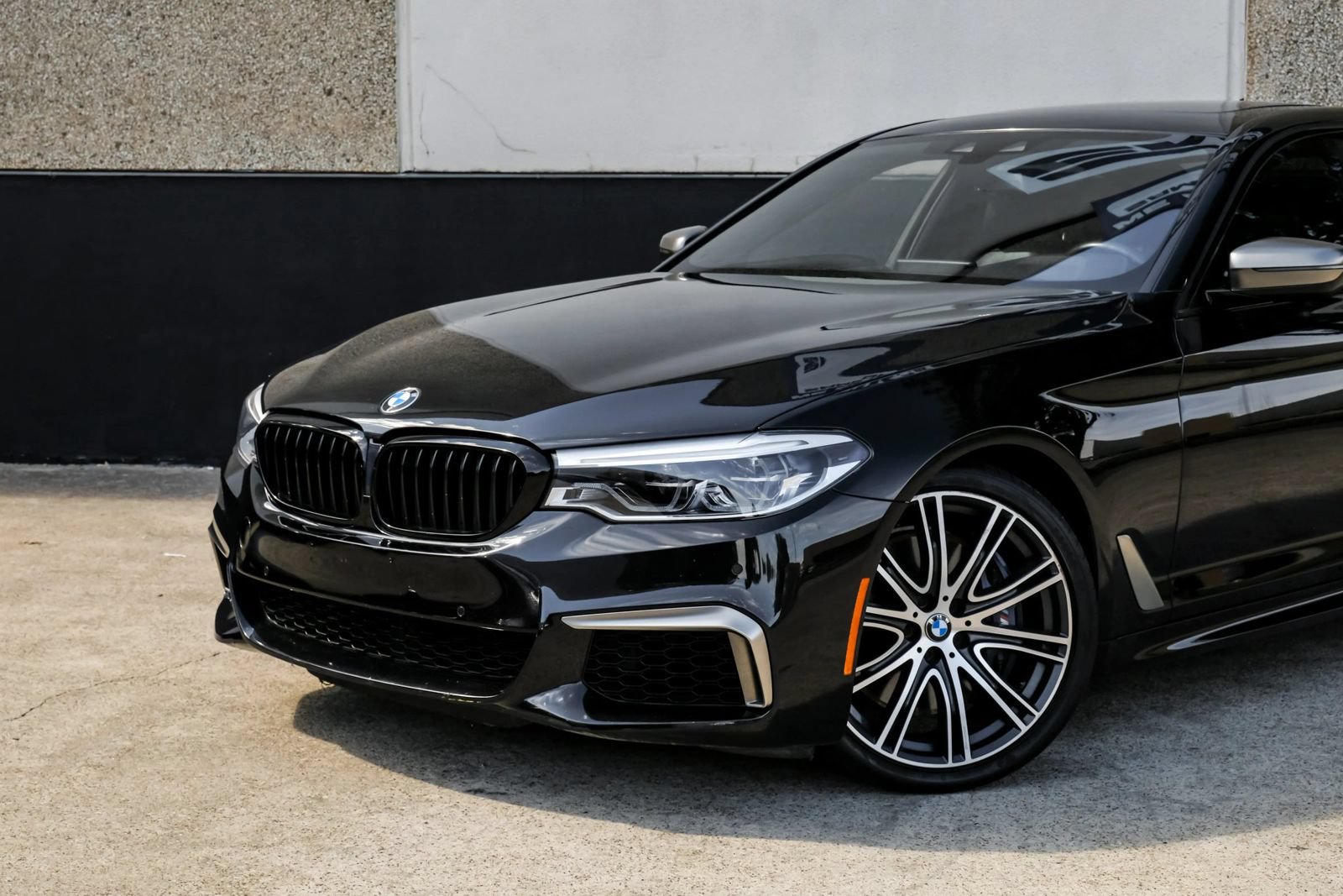 Used 2020 BMW M550i xDrive AWD/4WD image 5