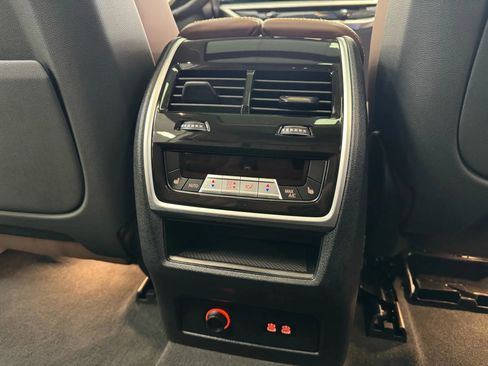 Used 2023 BMW X7 xDrive40i w/ Premium Package image 23