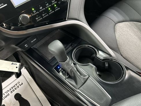 Used 2018 Toyota Camry LE FWD image 17