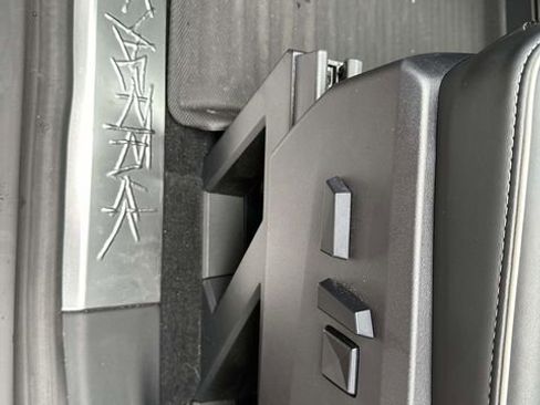 Used 2024 Tesla Cybertruck AWD Crew Cab image 15