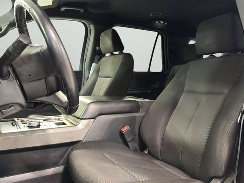 Used 2021 Ford Expedition XLT RWD image 9