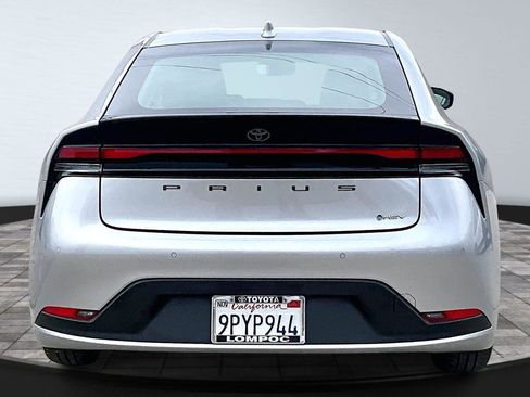 Used 2024 Toyota Prius LE image 4