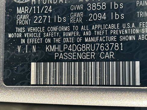 Used 2024 Hyundai Elantra Limited image 32