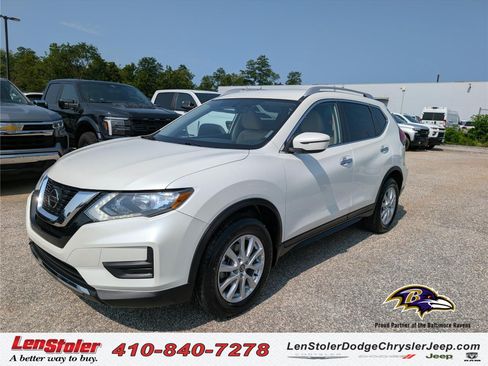 Used 2018 Nissan Rogue SV AWD/4WD image 1