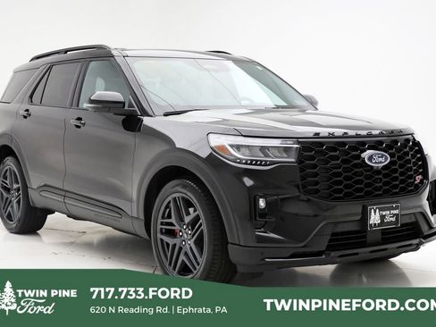 Used 2025 Ford Explorer ST image 1