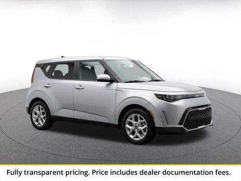 Used 2025 Kia Soul LX w/ LX Technology Package FWD image 1