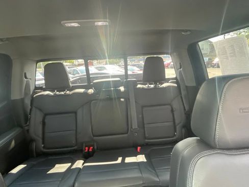 Used 2022 GMC Sierra 1500 Denali w/ Denali Reserve Package AWD/4WD image 11