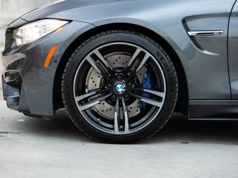 Used 2016 BMW M4 Convertible image 11