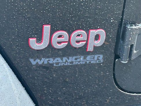 Used 2020 Jeep Wrangler Unlimited Rubicon AWD/4WD image 18