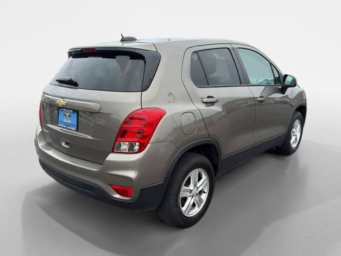 Used 2022 Chevrolet Trax LS w/ Tint and Cruise Package AWD/4WD image 5