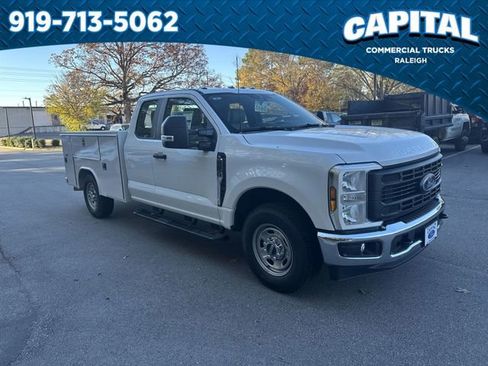 New 2026 Ford F250 XL w/ XL Chrome Package image 2