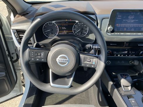 Used 2021 Nissan Rogue SV FWD image 11