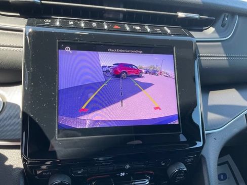 Used 2025 Jeep Grand Cherokee L Altitude AWD/4WD image 6