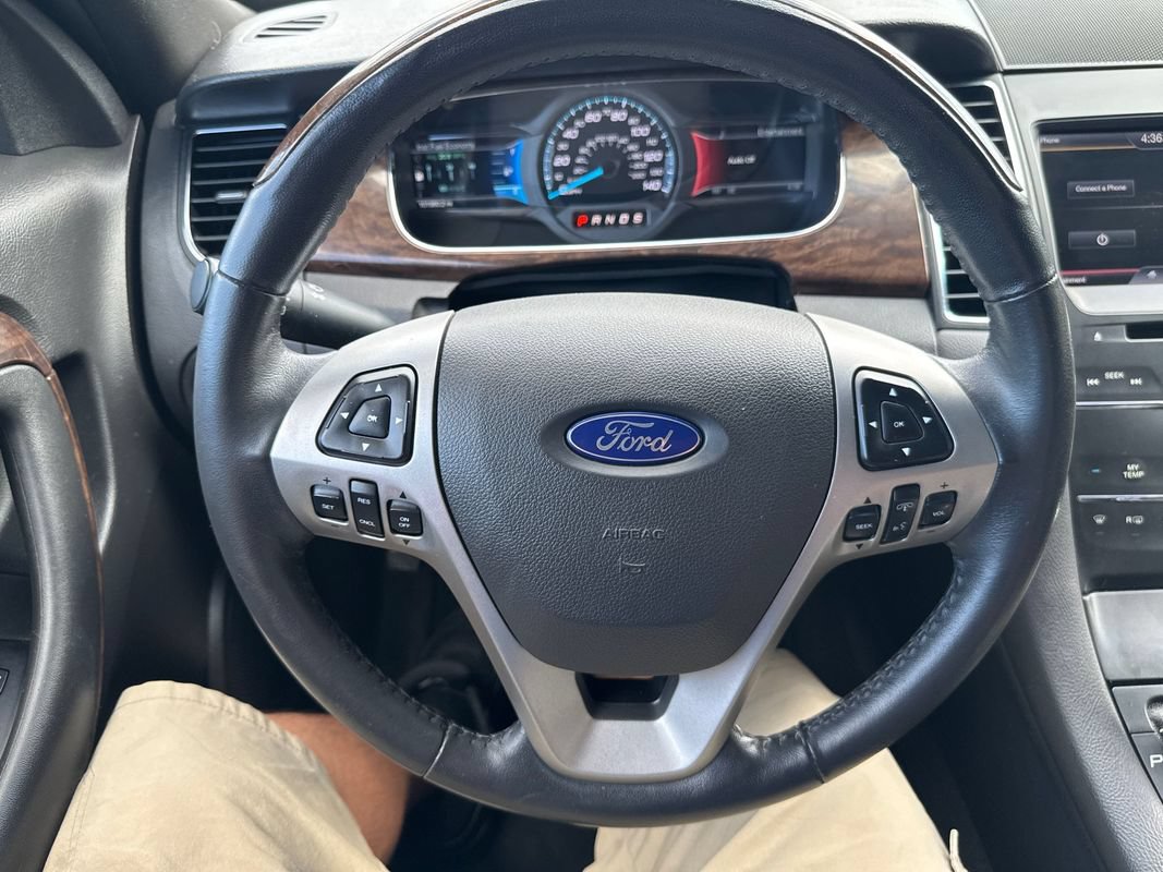 Used 2013 Ford Taurus Limited FWD image 27