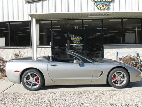 Used 2000 Chevrolet Corvette Coupe w/ Memory Pkg RWD image 14