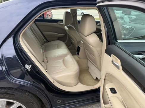 Used 2012 Chrysler 300 Limited image 15